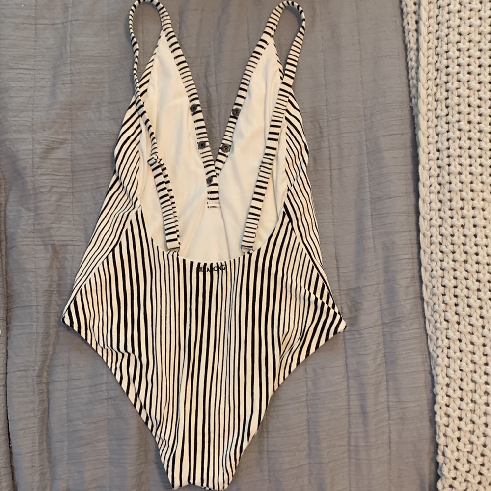 NWOT BILLABONG ONE PIECE - Picture 2 of 3
